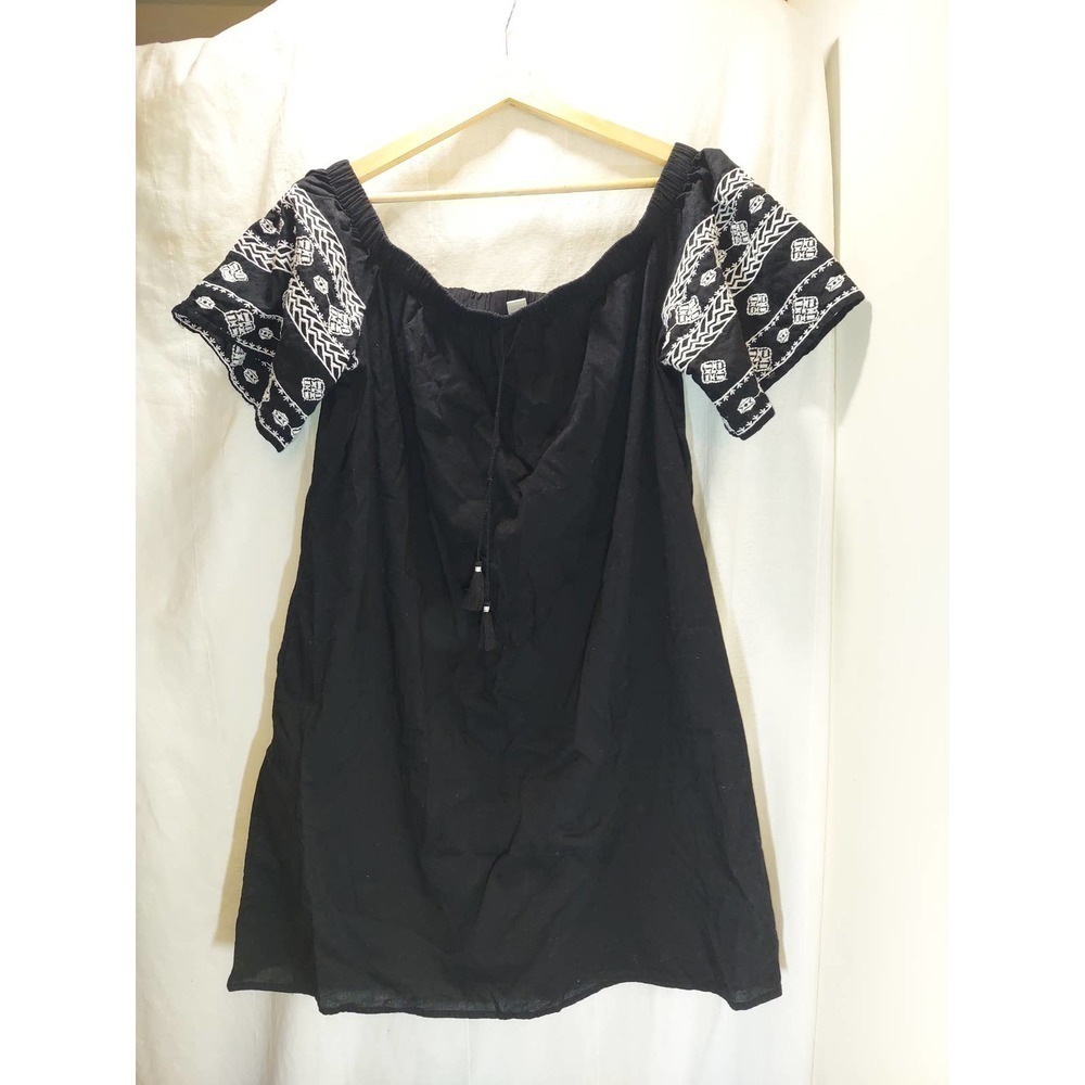 OLD Navy Black Tunic Style Blouse Embroidered Cap Sleeve, Size XL